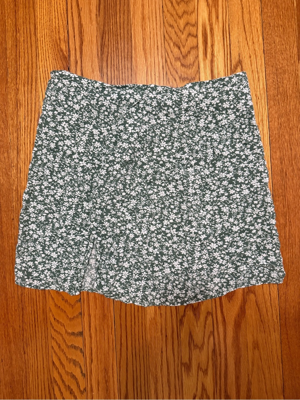 SHEIN Green Mini Skirt with White Floral Print